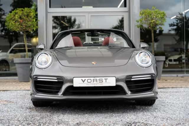 Porsche 911 (2017) thumbnail 3
