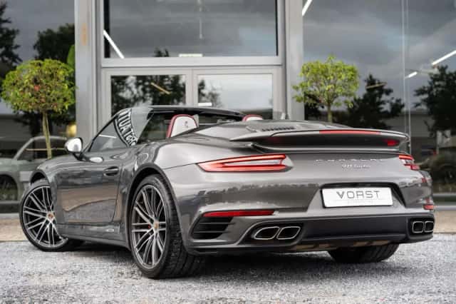 Porsche 911 (2017) thumbnail 5