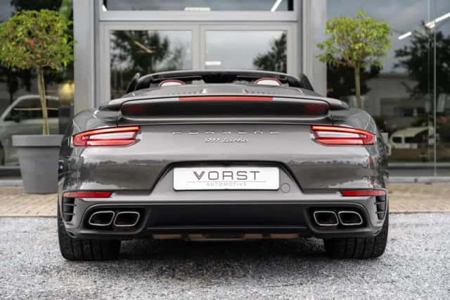 Porsche 911 (2017) thumbnail 6