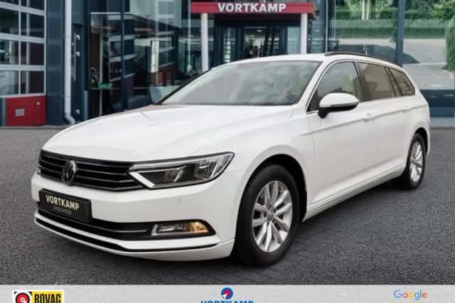 Volkswagen Passat (2015) thumbnail 1