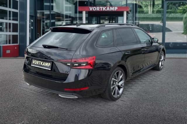 Škoda Superb (2022) thumbnail 5
