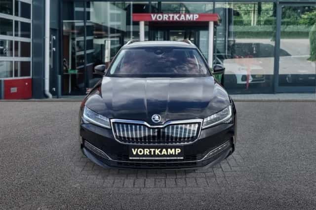 Škoda Superb (2023) thumbnail 2