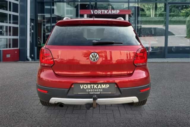 Volkswagen Polo (2015) thumbnail 6