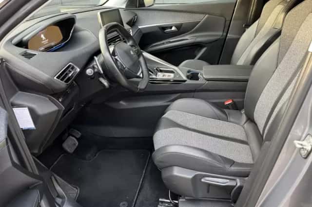 Peugeot 3008 (2019) thumbnail 6