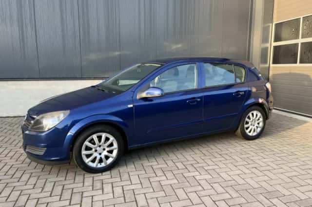 Opel Astra (2005) thumbnail 2