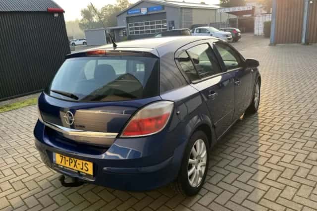 Opel Astra (2005) thumbnail 4