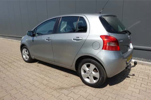Toyota Yaris (2008) thumbnail 2