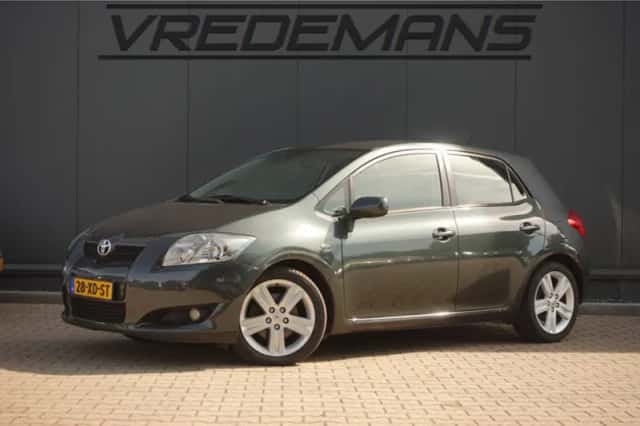 Toyota Auris (2007) thumbnail 1
