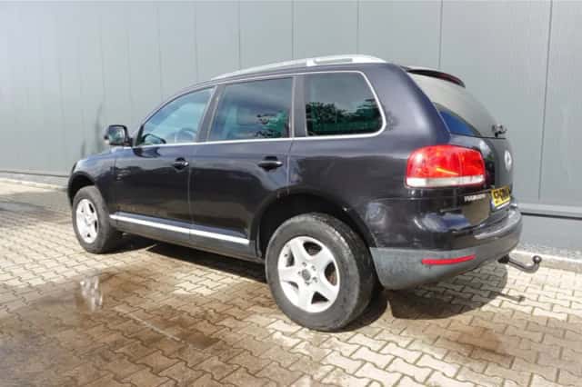 Volkswagen Touareg (2006) thumbnail 2