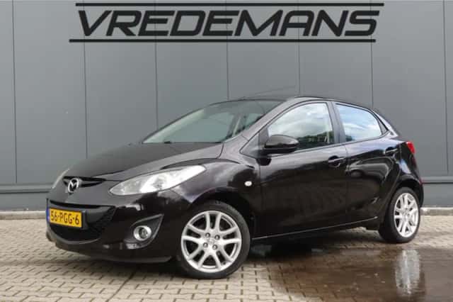 Mazda 2 (2011) thumbnail 1