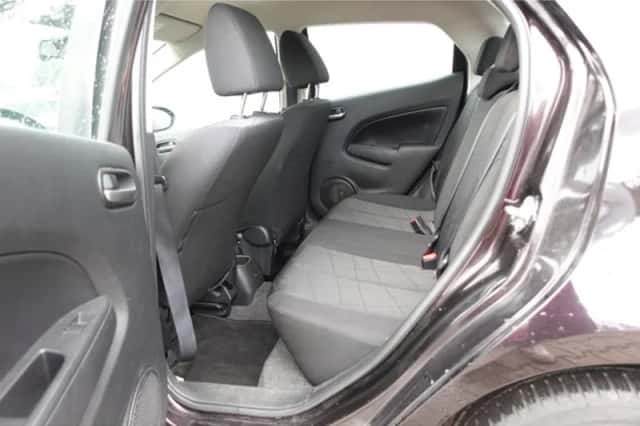 Mazda 2 (2011) thumbnail 6