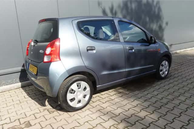 Suzuki Alto (2011) thumbnail 3