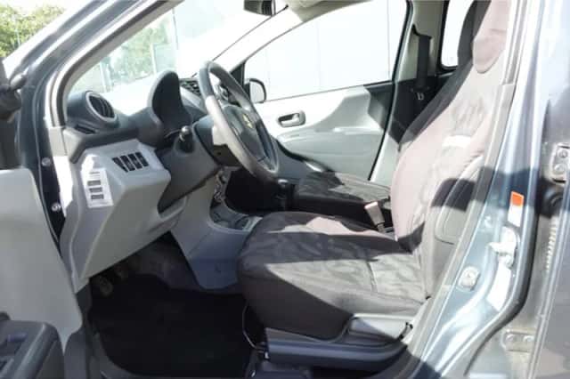 Suzuki Alto (2011) thumbnail 5