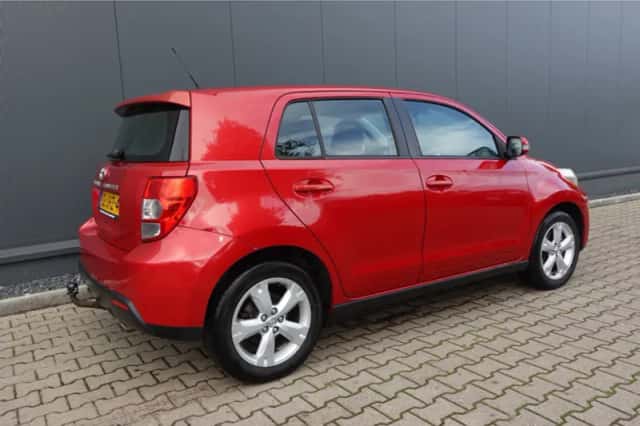 Toyota Urban (2009) thumbnail 3