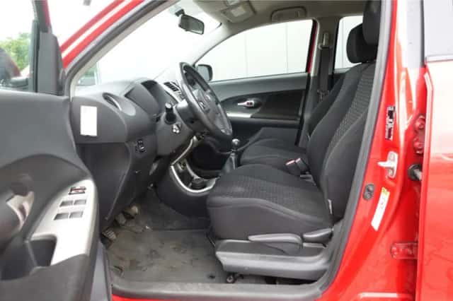 Toyota Urban (2009) thumbnail 5