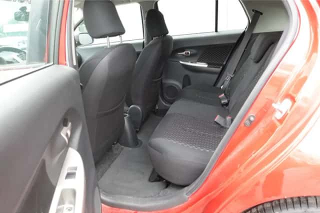 Toyota Urban (2009) thumbnail 6