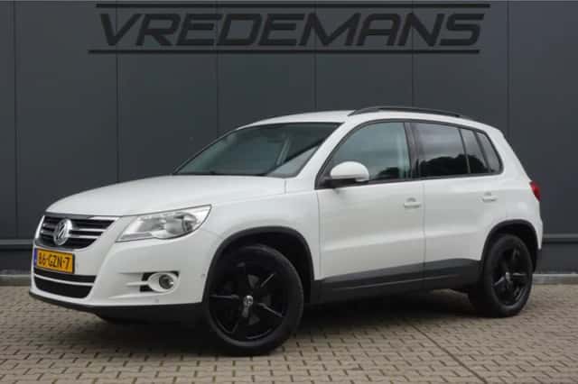 Volkswagen Tiguan (2008) thumbnail 1