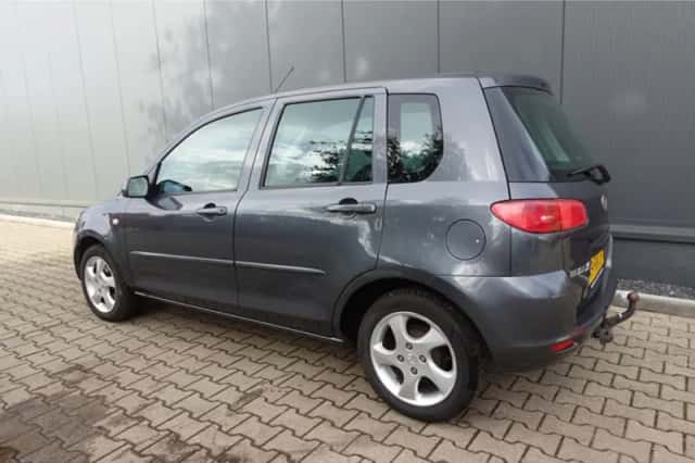 Mazda 2 (2005) thumbnail 2