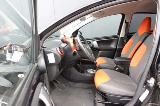 Toyota Aygo (2013) thumbnail 5