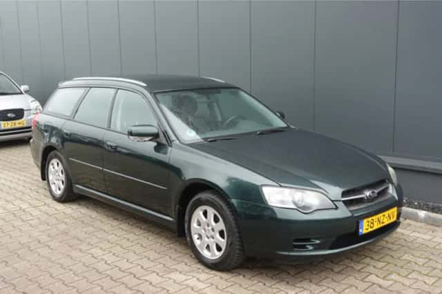 Subaru Legacy (2004) thumbnail 4