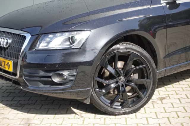 Audi Q5 (2009) thumbnail 2