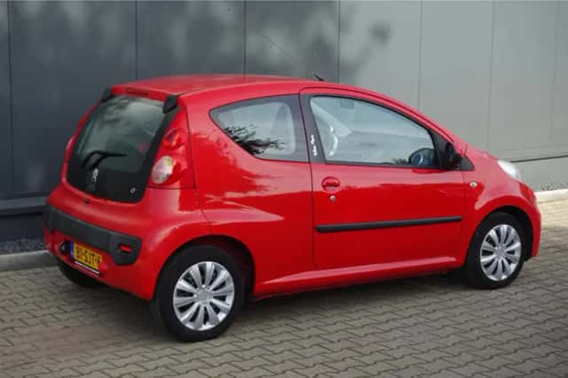 Peugeot 107 (2008) thumbnail 3