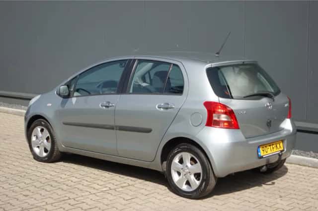 Toyota Yaris (2006) thumbnail 2