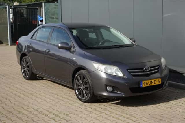 Toyota Corolla (2009) thumbnail 4