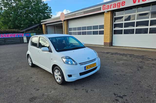 Daihatsu Sirion (2010) thumbnail 2