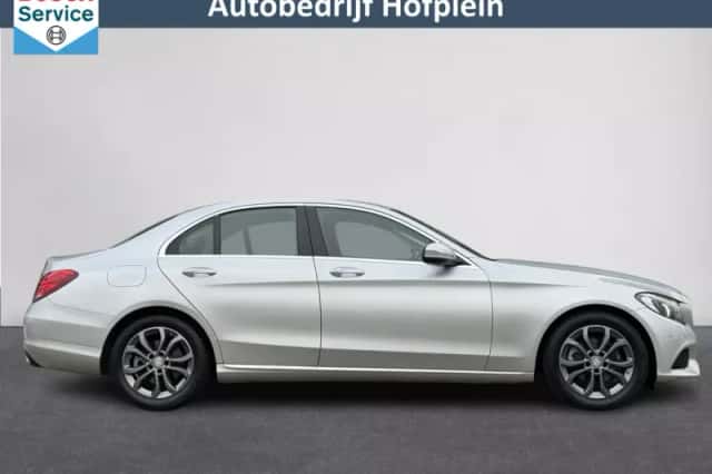 Mercedes-Benz C-Klasse (2016) thumbnail 5