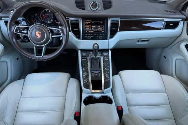Porsche Macan (2015) thumbnail 5
