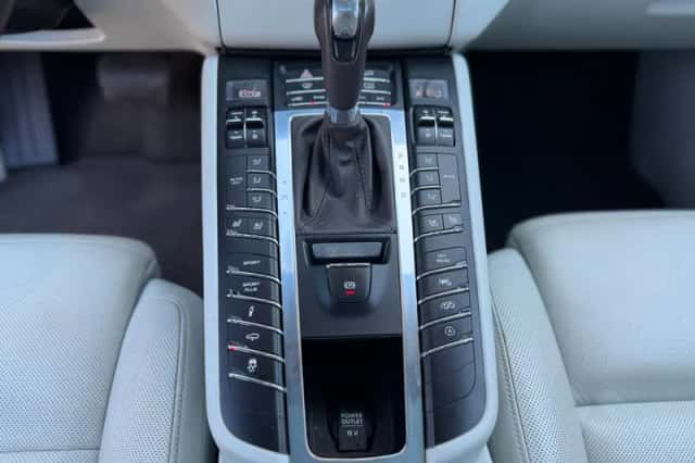 Porsche Macan (2015) thumbnail 6