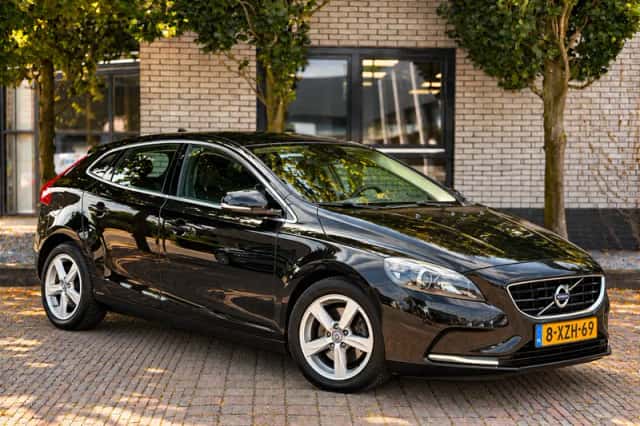 Volvo V40 (2014) thumbnail 3
