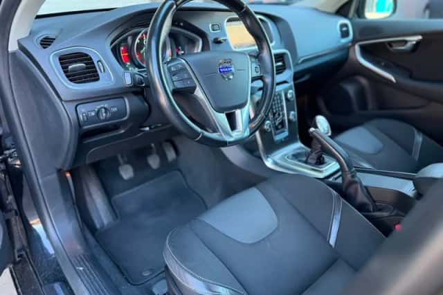 Volvo V40 (2014) thumbnail 4