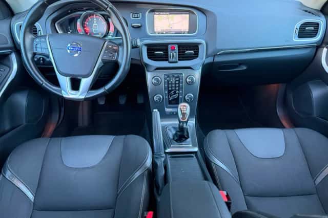Volvo V40 (2014) thumbnail 5