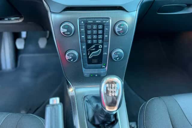 Volvo V40 (2014) thumbnail 6