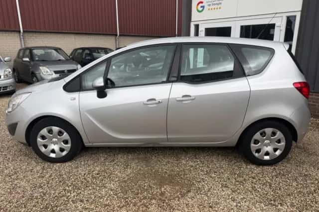 Opel Meriva (2010) thumbnail 2