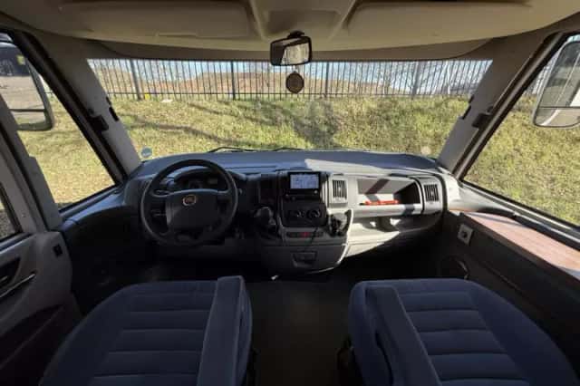 Hymer B 528 (2010) thumbnail 4
