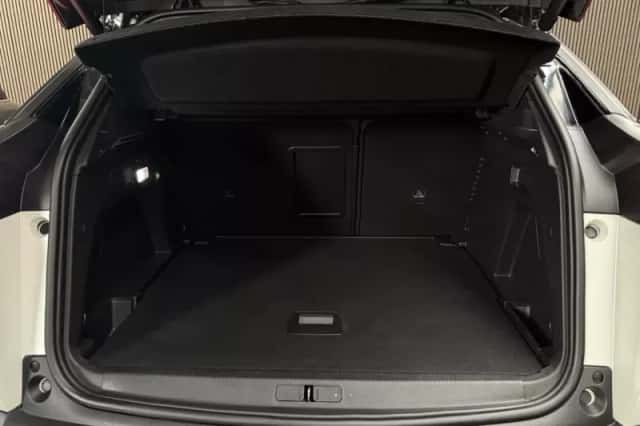 Peugeot 3008 (2020) thumbnail 6