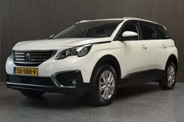 Peugeot 5008 (2018) thumbnail 1