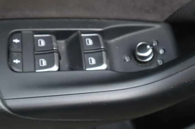 Audi Q3 (2012) thumbnail 4
