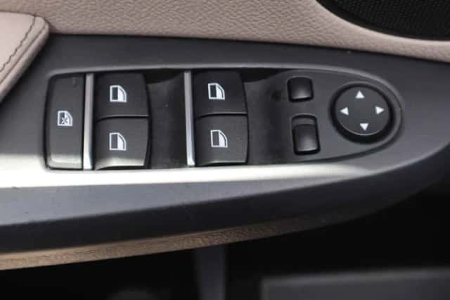 BMW X3 (2012) thumbnail 5