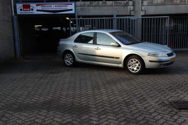 Renault Laguna (2005) thumbnail 3