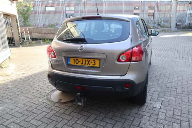 Nissan Qashqai (2009) thumbnail 6