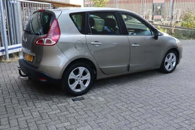 Renault Scénic (2009) thumbnail 6