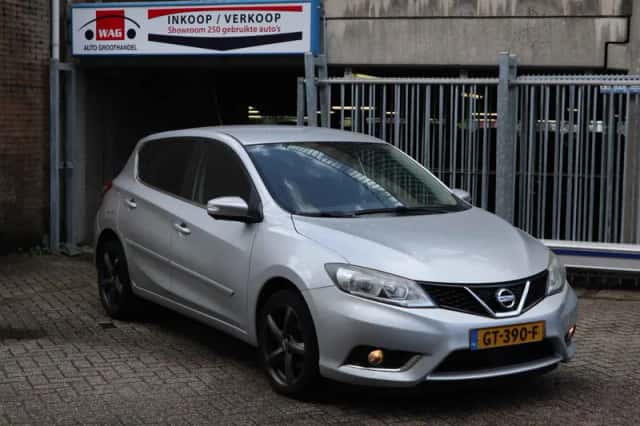 Nissan Pulsar (2015) thumbnail 2