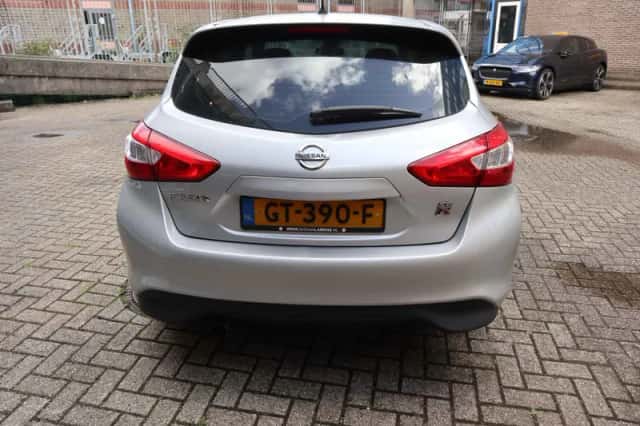 Nissan Pulsar (2015) thumbnail 6