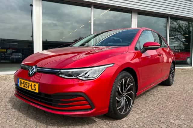 Volkswagen Golf (2022) thumbnail 1