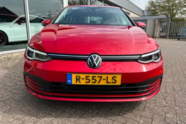 Volkswagen Golf (2022) thumbnail 5