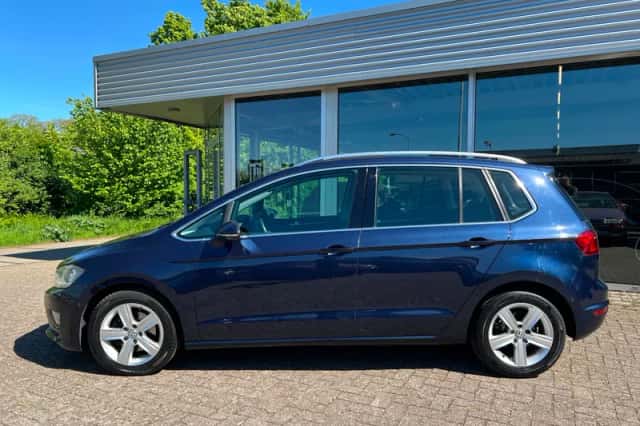 Volkswagen Golf Sportsvan (2016) thumbnail 2